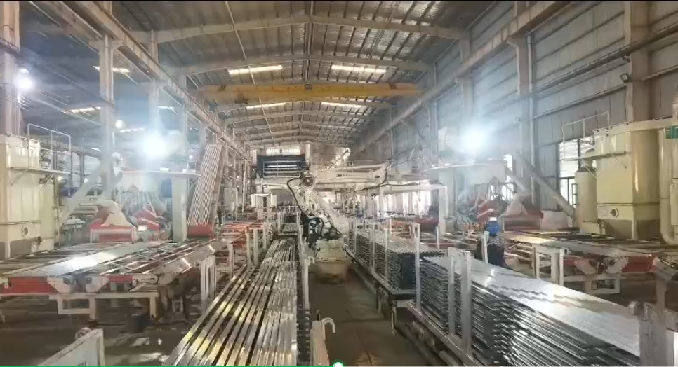 光伏邊框自動(dòng)裝框機(jī)器人